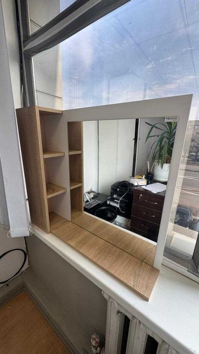 Зеркало с полками для ванной