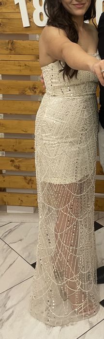 Официална бежова рокля