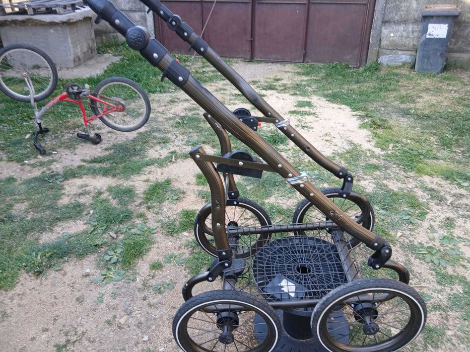 Cărucior de vânzare