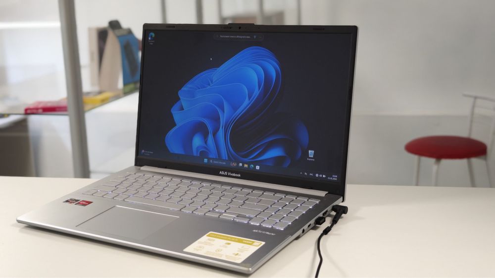 Продам Ноутбук  Asus Vivobook E1504F