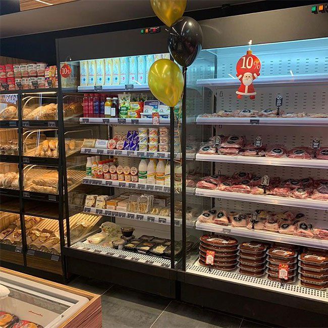 Savdo doʻkonlari uchun vitrina xoladilniklar