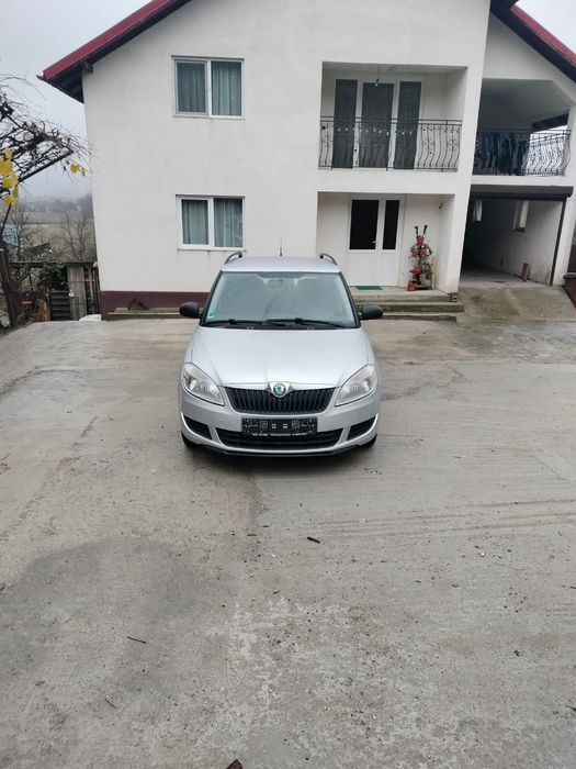 Vând Skoda Fabia euro 5