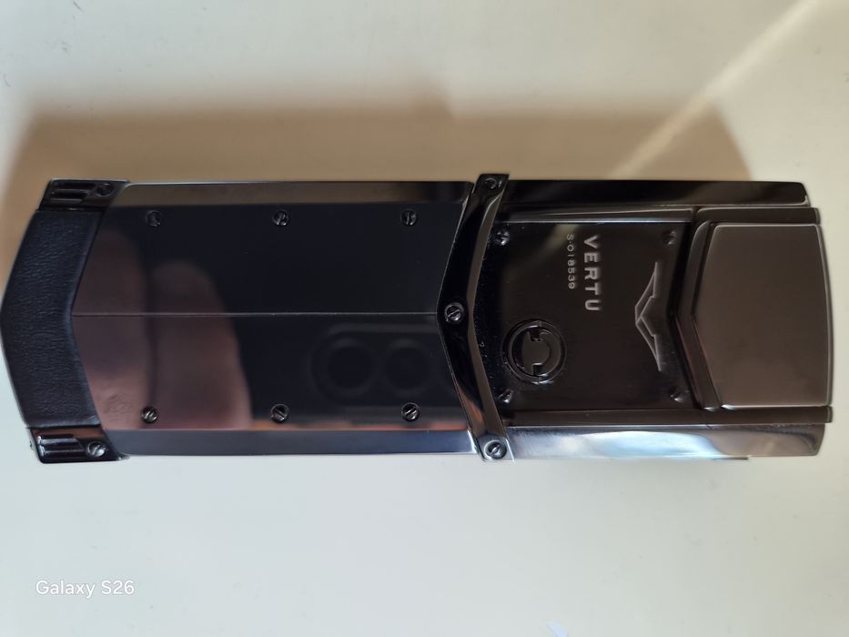 Vertu  Signature