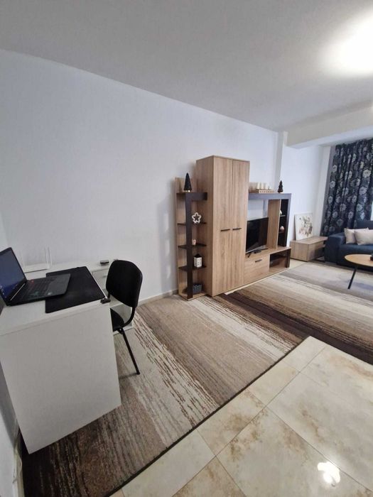 Apartament cu 2 camere, 2 balcoane, 3 zone de dormit - 450 euro