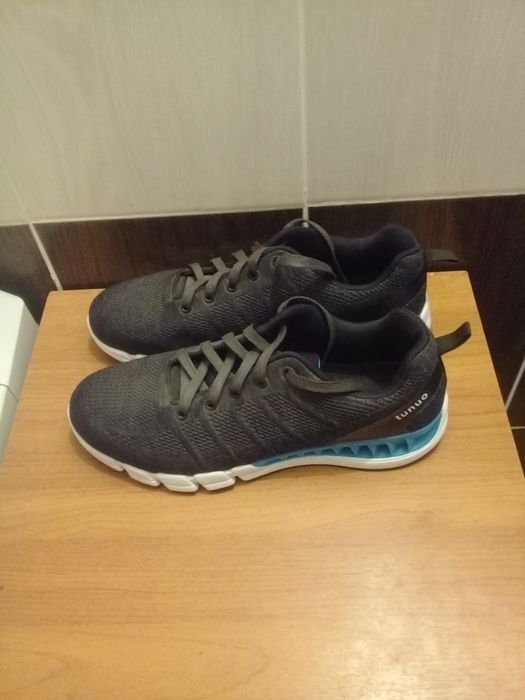 Мужские кроссовки