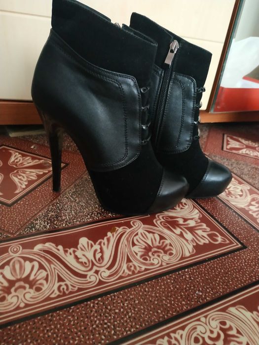 Обувь женская на каблуке