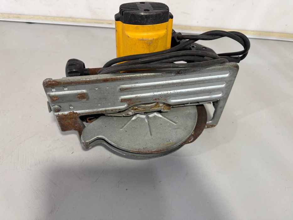 Ръчен циркуляр - Dewalt 1150 W