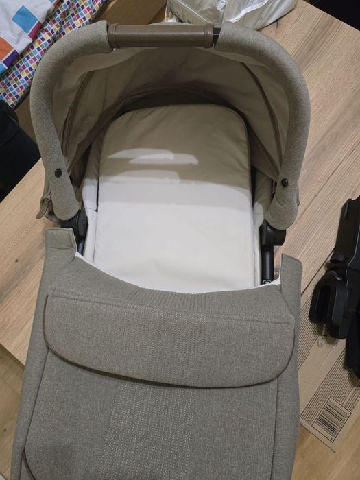 Кош за новородено ramble™ XL signature и Столче за кола i-Snug™ 2