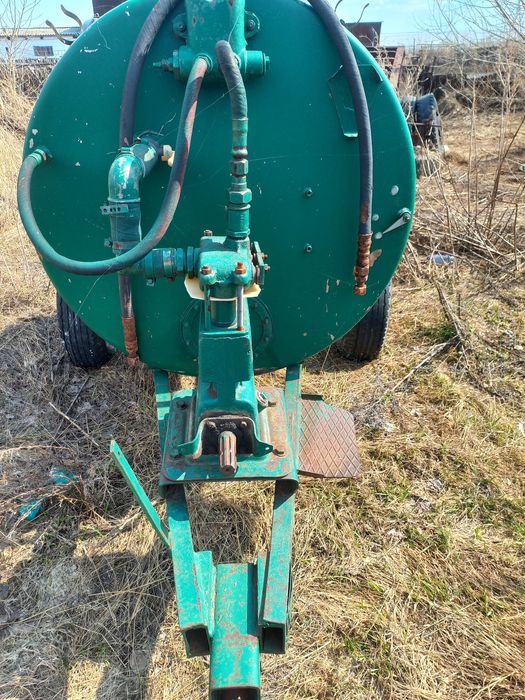 Бочка на колёсах.