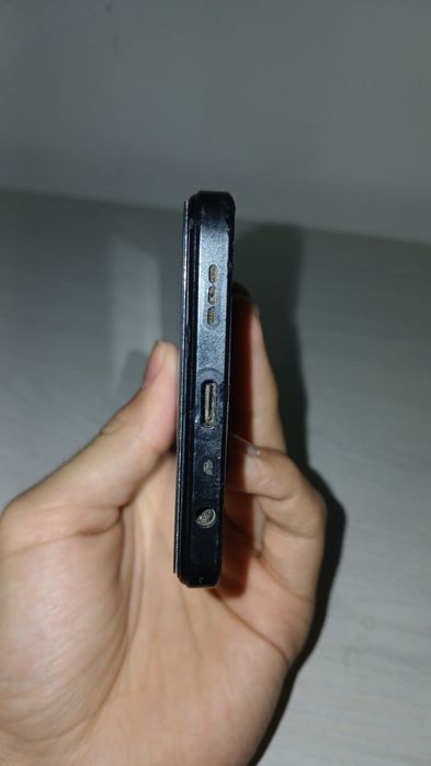 Oppo reno 7 в черном цвете