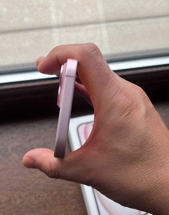 iPhone 15 128 GB (розовый)