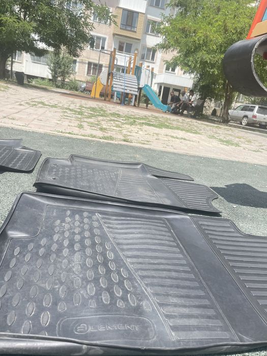 Акцент машинасына арналған коврик