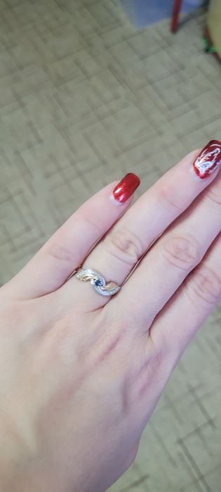 Золотое кольцо с сапфиром