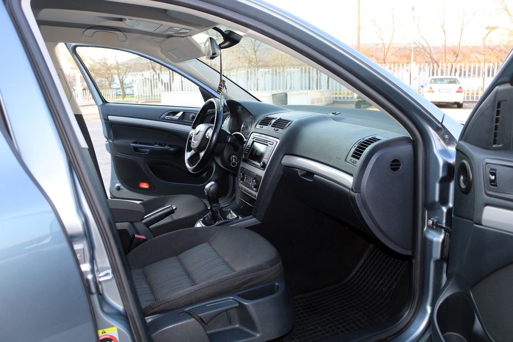 Vand Skoda Octavia Facelift Euro 5 Clima Navi  Posibilitate rate