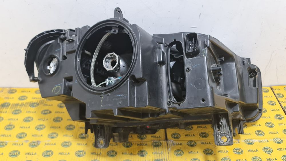 Far bi xenon BMW X5 F15 X6 F16 stanga 7290053