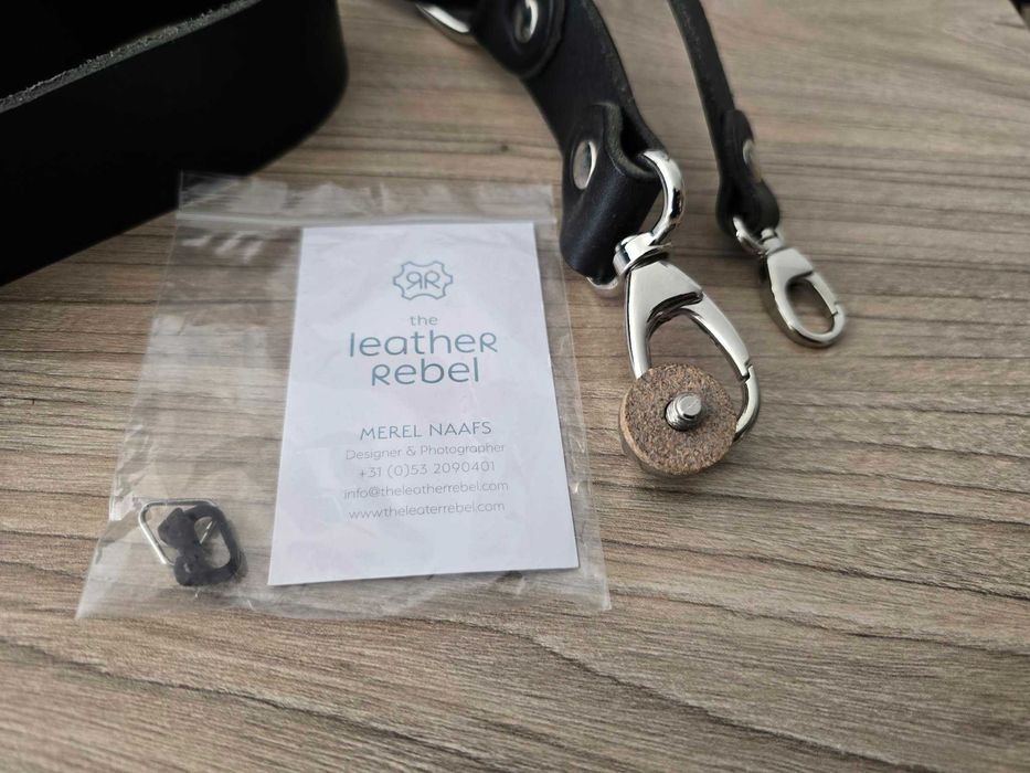 Ръчно правен Фотографски колан от Естествена кожа - през рамо (shoulder strap) - оригинален The Leather Rebel