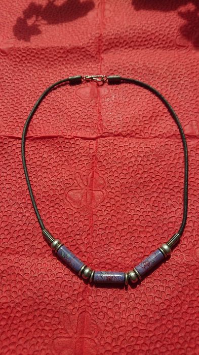 Красиво ретро колие с рисуван порцелан