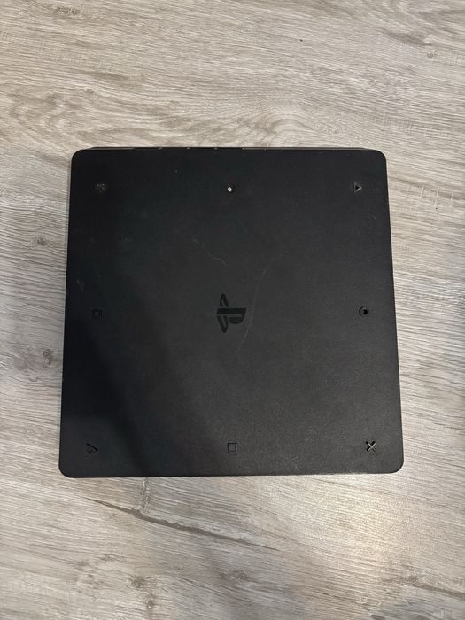 Playstation 4 slim