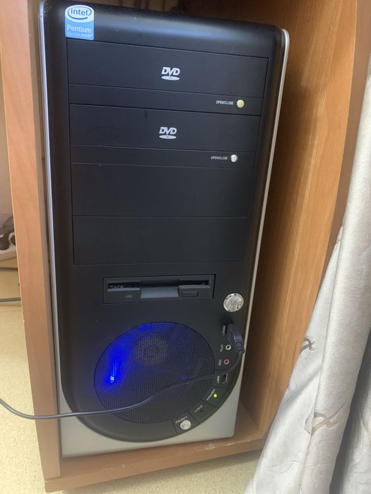 Рабочий стационарный компьтер