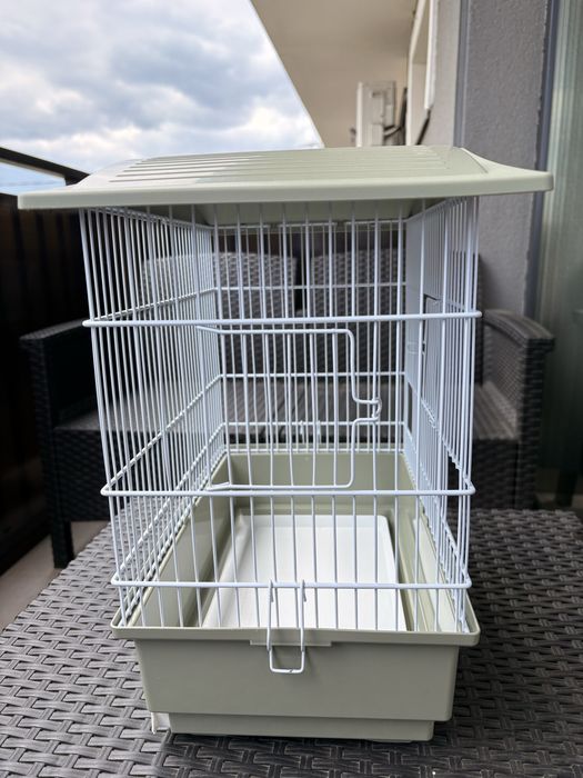 Vând colivie pentru canari