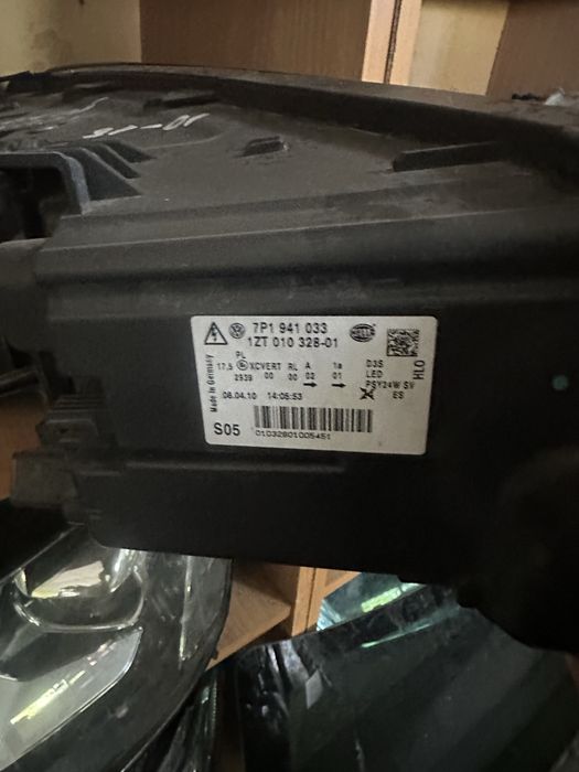 Ляв фар Фолксвсген Туарег VW TOUAREG II LIFT BI-XENON LED 7P1941033