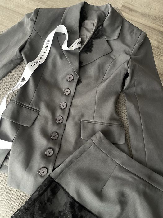 Нов комплект сако и пола