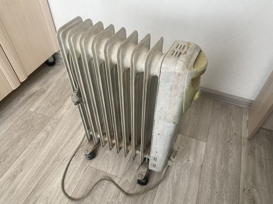 Продам масляный электрический радиатор (обогреватель)