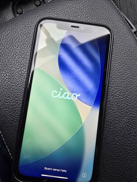 Iphone 11  green recondiționat