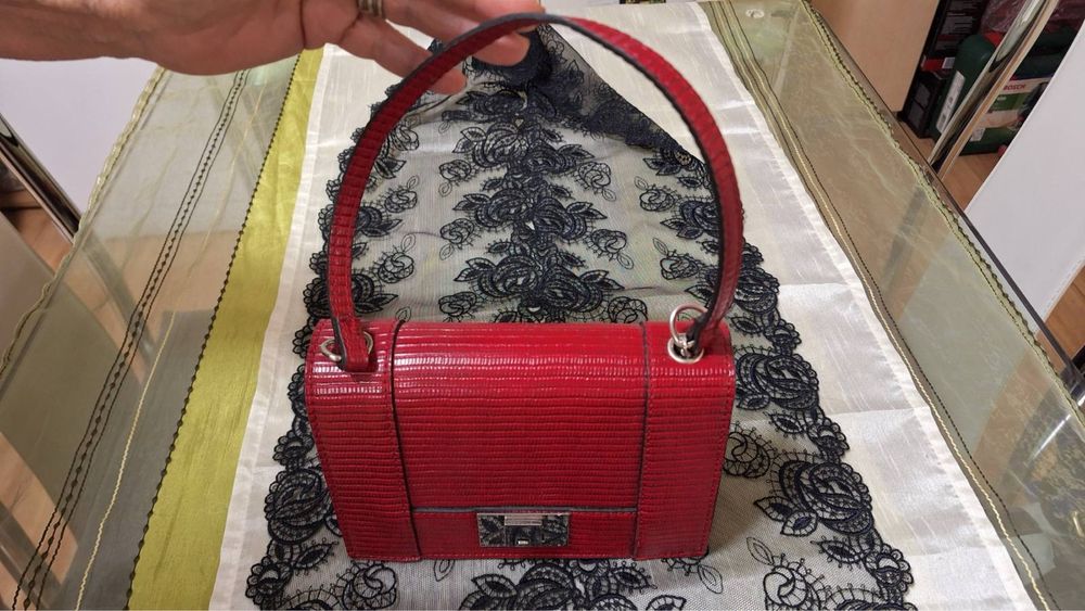 НОВА официална дамска кожена чанта червена