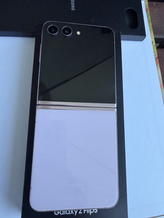Samsung Galaxy Flip 5