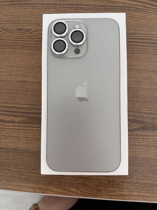 Продам Iphone 16 pro max 512 гб