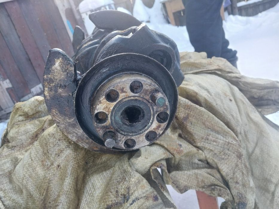 Продам коленвал на Т 40