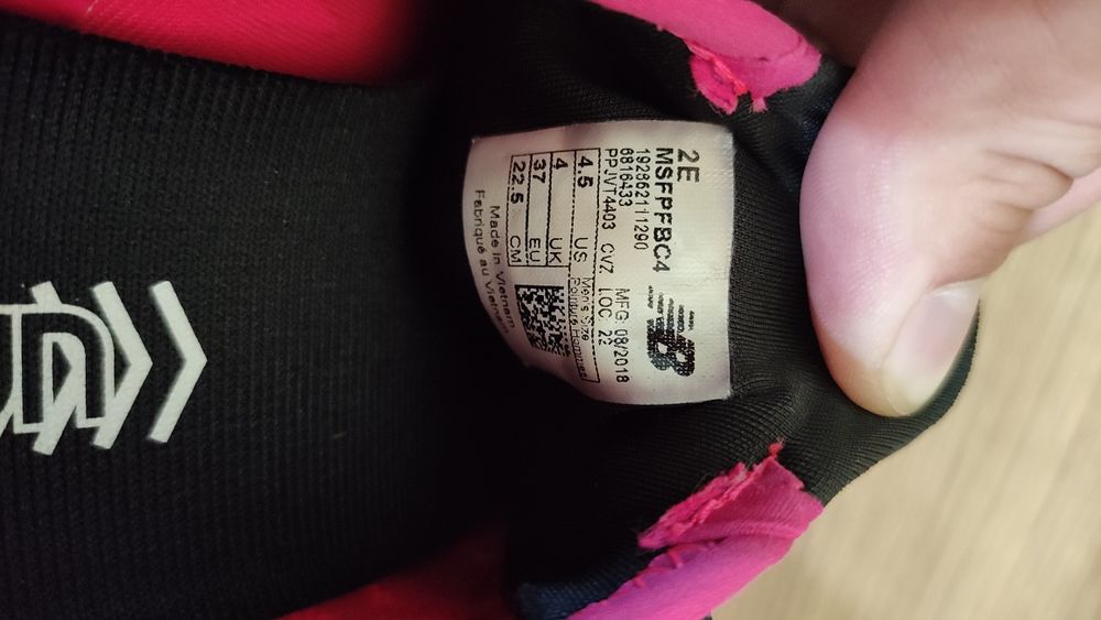 New Balance футболни бутонки 37 номер