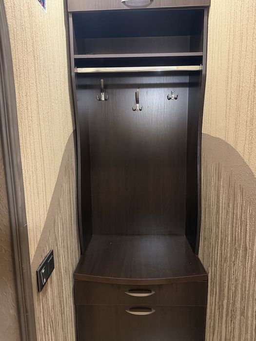 Продам шкаф в прихожую