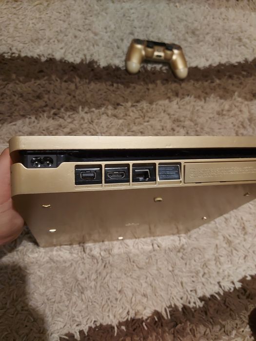 Xbox Series S și Ps4 Slim