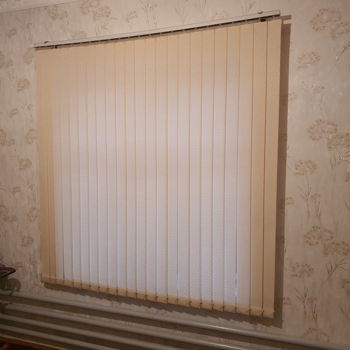 Жалюзи ранги салатовий (оч йашил) илингандаги куриниши 3 та бор