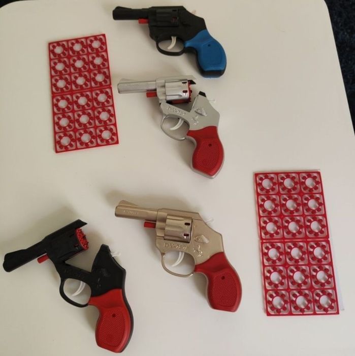 Pistol cu capse + Capse 300 focuri , pistol capse copii plastic Abs