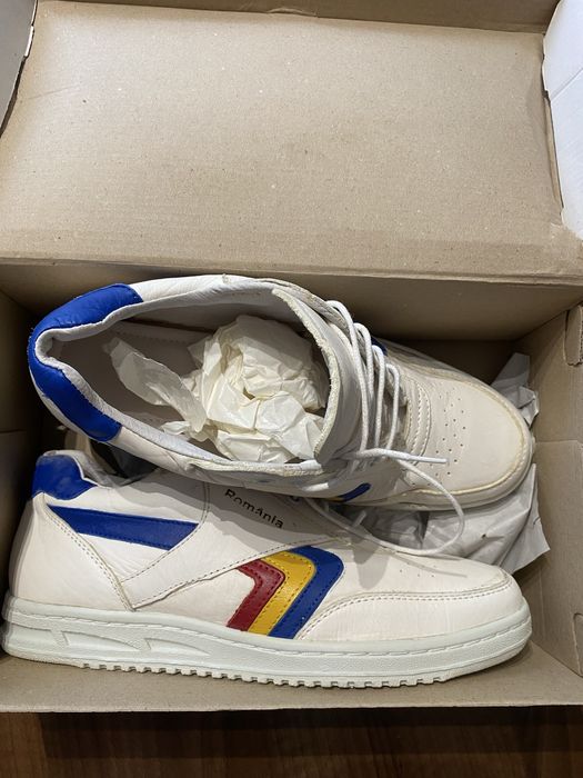 Adidasi Romania pile