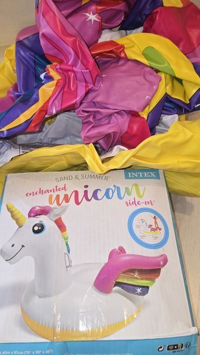 Unicorn Gonflabil Intex Ca Nou – Folosit o singură dată!