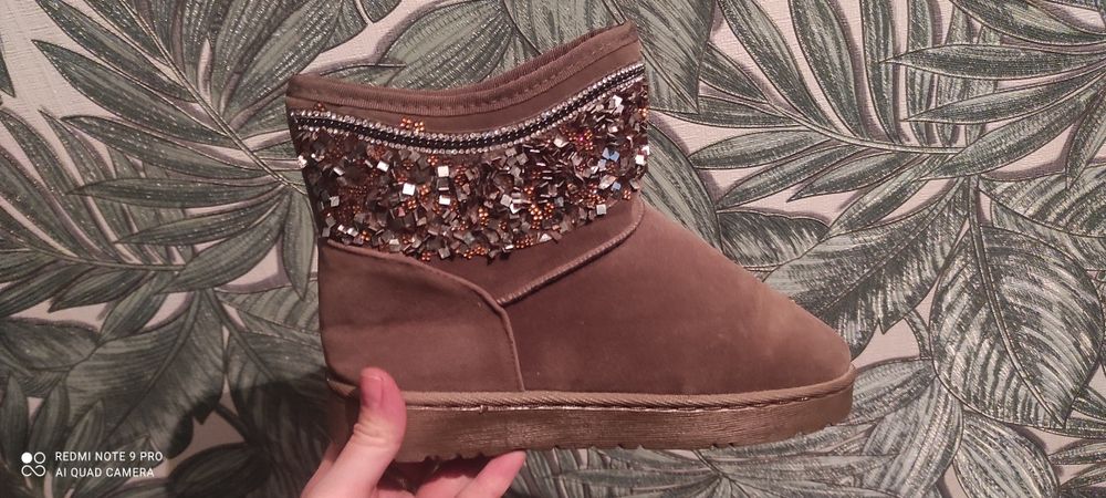 Женские зимние угги