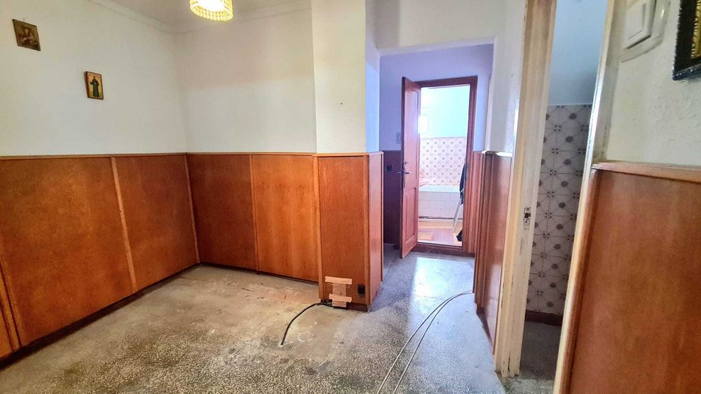 Vand apartament cu 2 cam, decomandat, ultracentral in Curtea de Arges