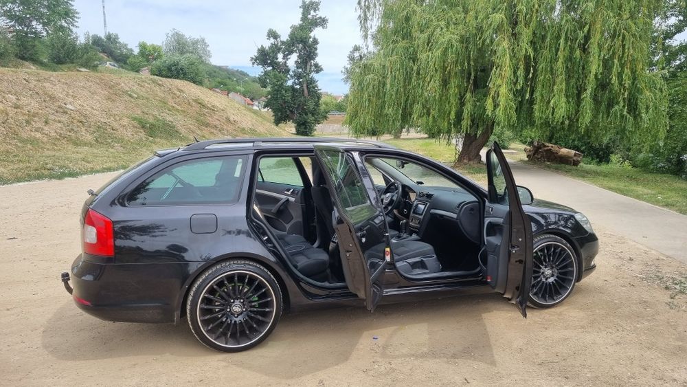SKODA Octavia 2012
