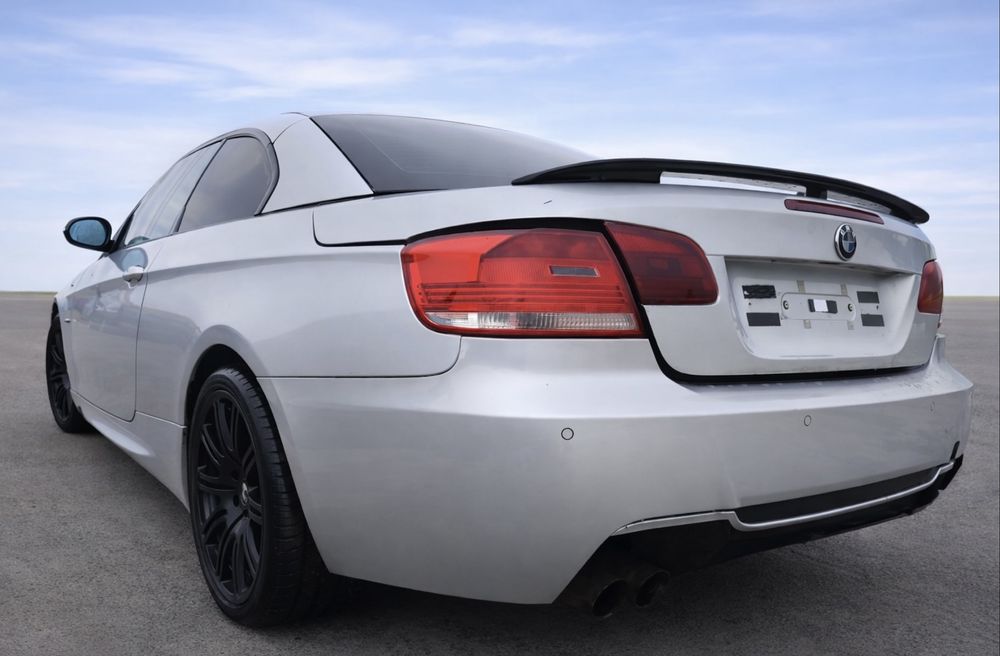 Dezmembrez BMW 330d E93 231cp,M Pack,Recaro piele rosie,Navigatie CCC