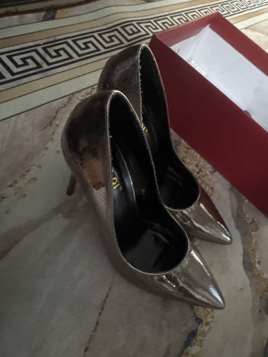 Продам туфли 37 размер женский