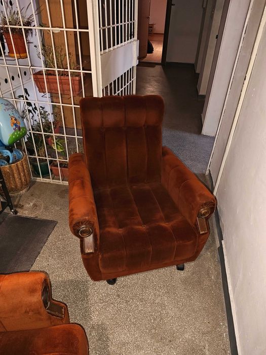 Разтегателен диван и 2 фотьойла