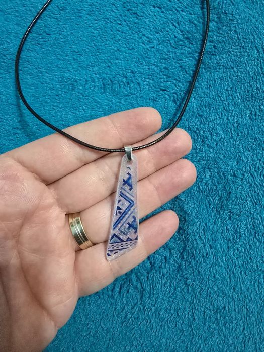 Pandantiv traditional, rasina UV , fir cerat de 40cm , facut manual