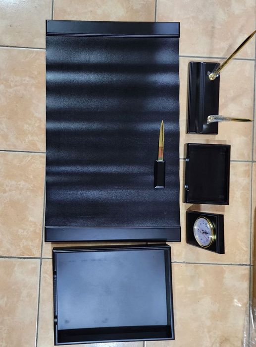 Премиум настольный набор | Дерево, часы, стиль