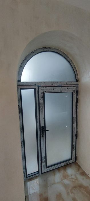 Алюминиевые двери и окна (витражи)