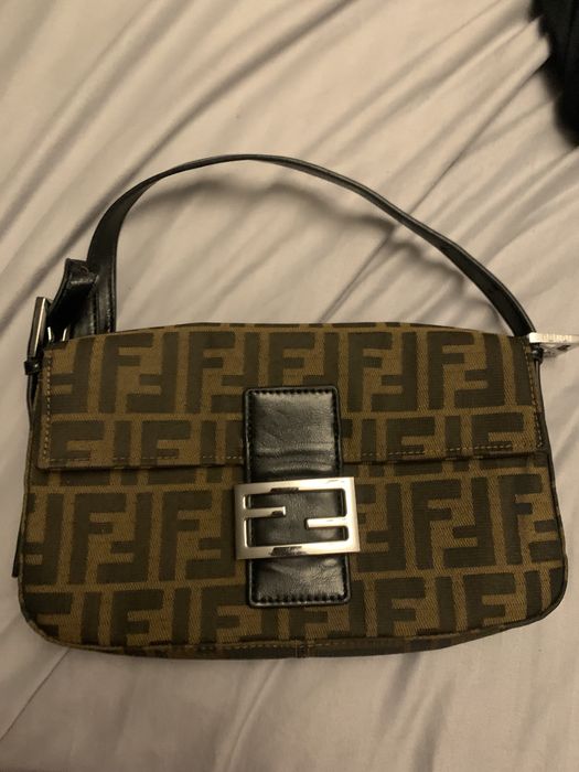 Geanta Fendi Baguette
