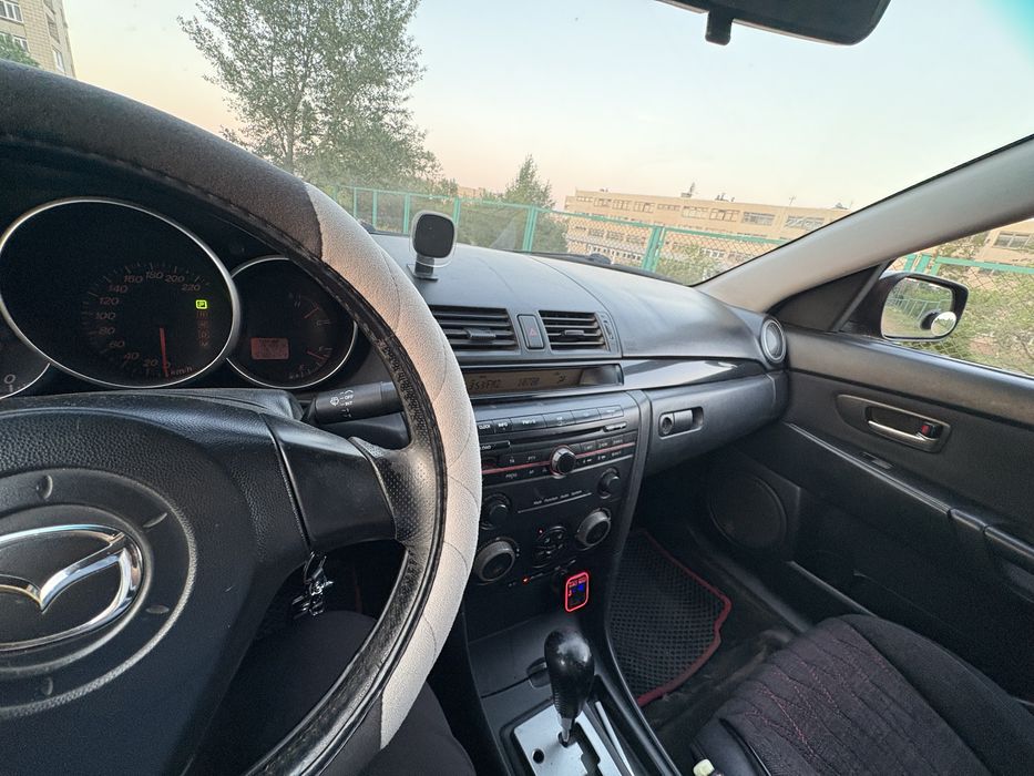 Продам машину мазда 3 2005 года срочно!